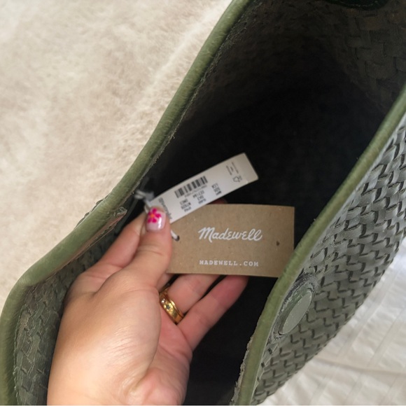 Madewell The Signature Woven Shoulder Bag in green NWT - Picture 4 of 5